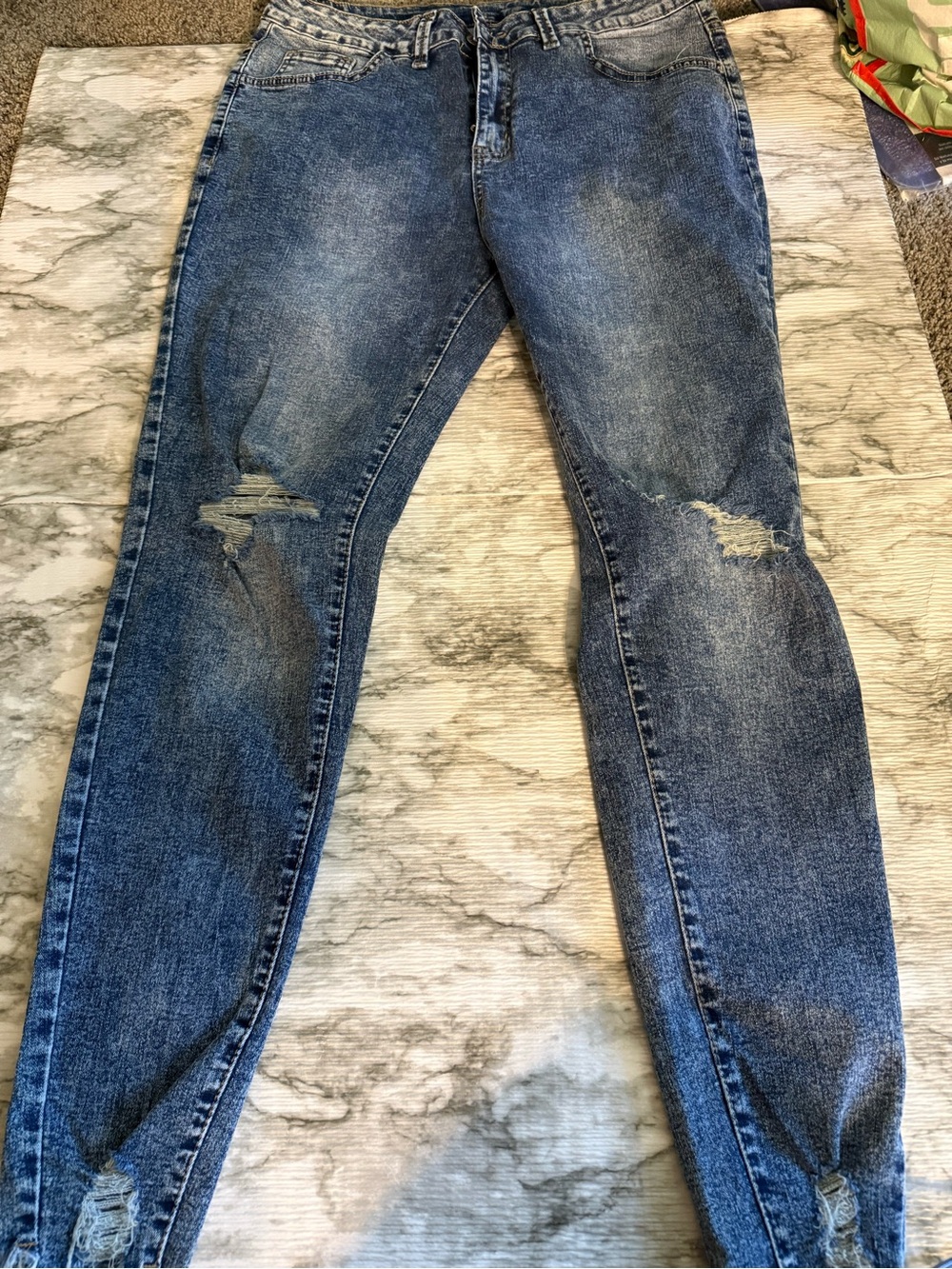 ⭐️ 3/$20 NWT Forever 21 By SHEIN Womens Jeans Size 1xl Distressed Acid wash